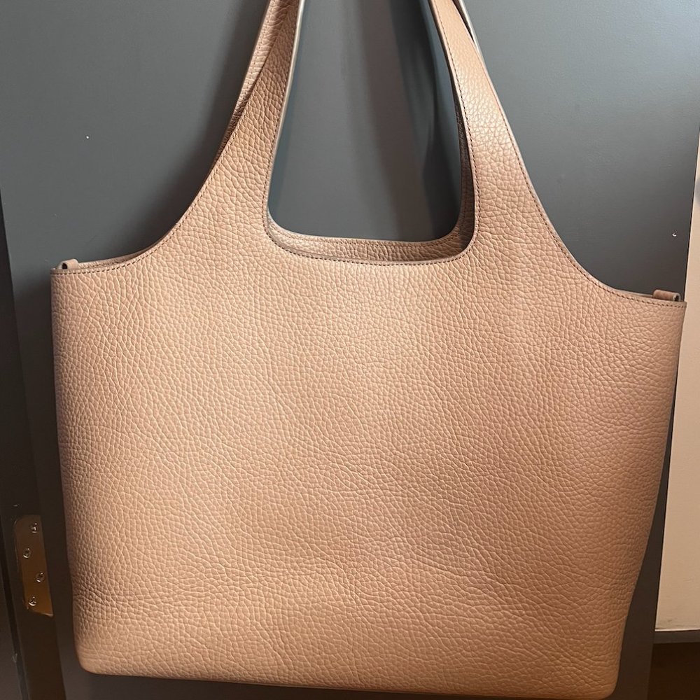 Cuyana Tote Cappuccino
